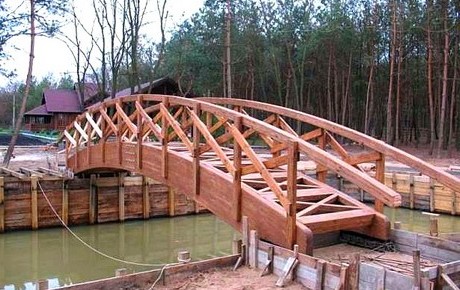 Bridge of glued wood